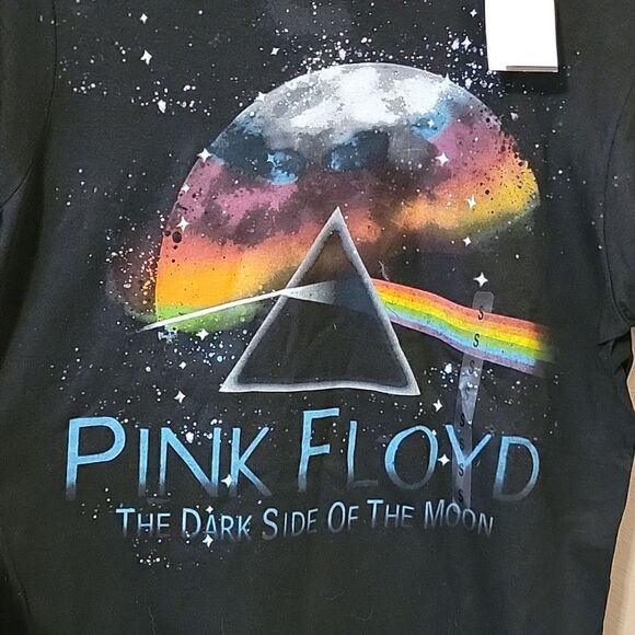 YOUNG MEN'S PINK FLOYD CONCERT T-SHIRT, NEW! - Picture 2 of 5